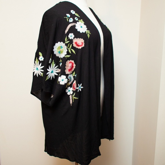 torrid Tops - NWT Torrid Black Embroidered Gauze Kimono Size 5/6